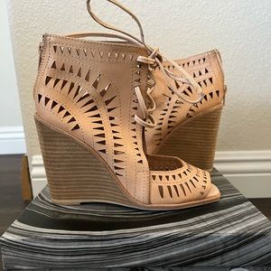 Jeffrey Campbell Rodillo-hi Nude Peep Toe Lace Up Wedge Sandal Size 5.5